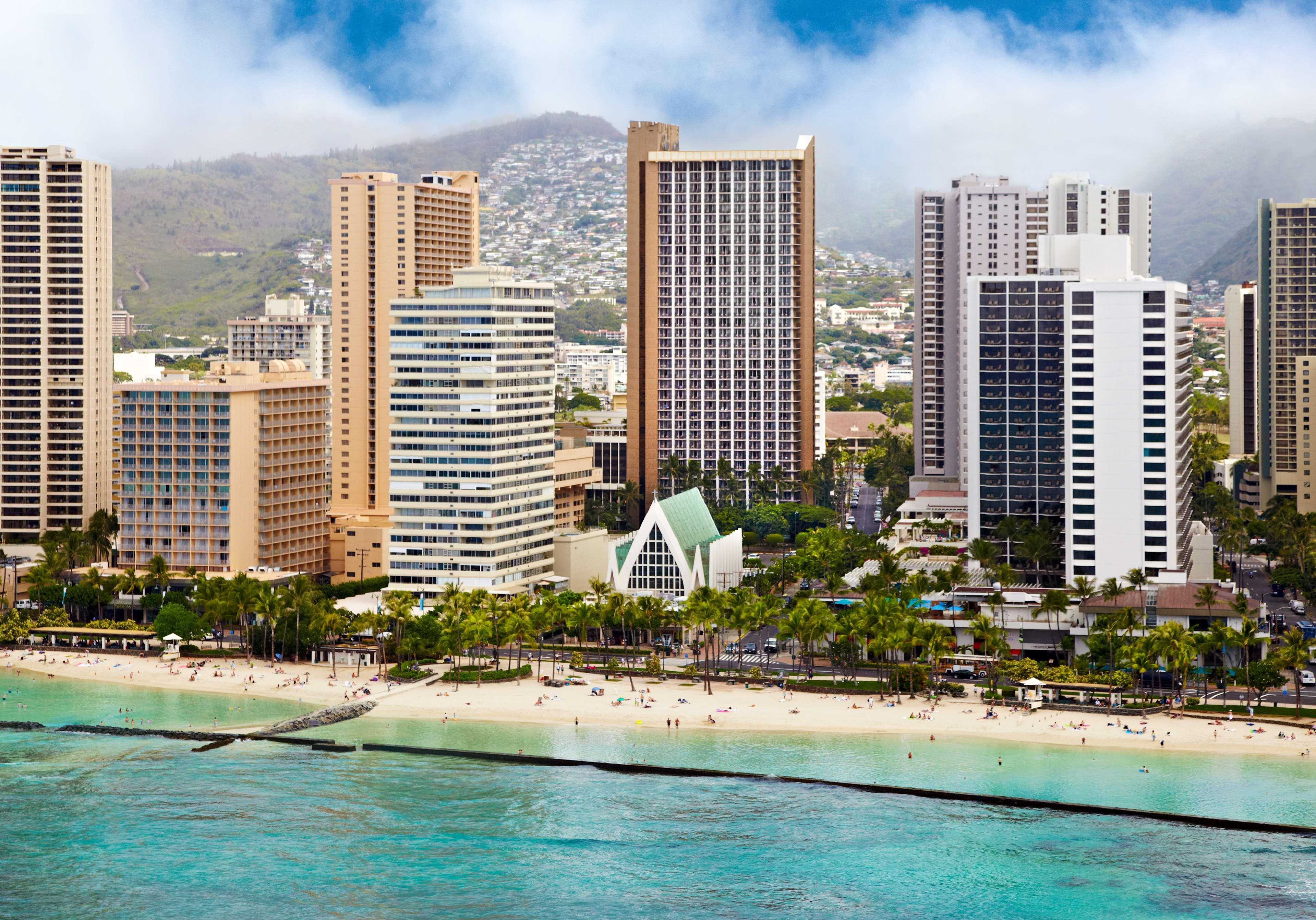 Hilton Waikiki Beach Honolulu Exterior photo
